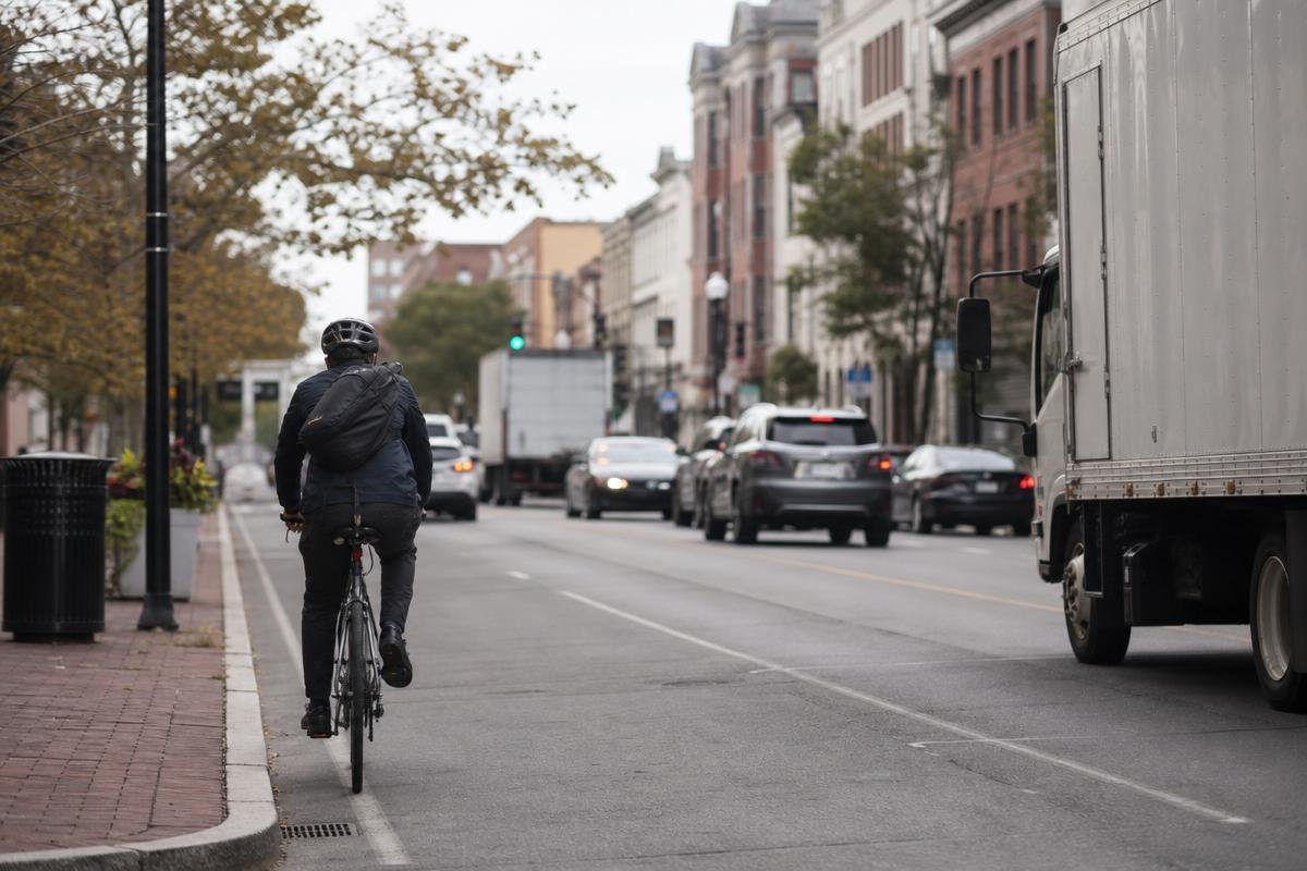 Bicycle accident lawyer in Alexandria, VA helping injured cyclists